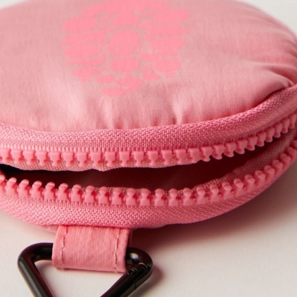 FP Movement Only Essentials Pouch Pink Hibiscus NWT Free People Pouch - Picture 3 of 4